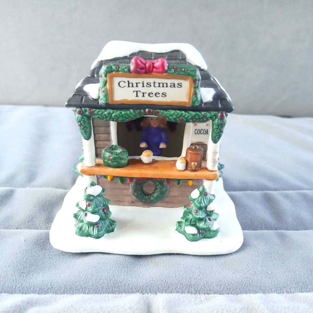 Hershey's Ceramic Holiday‎ Village Tree Lot Booth Cocoa Cafe Christmas Town